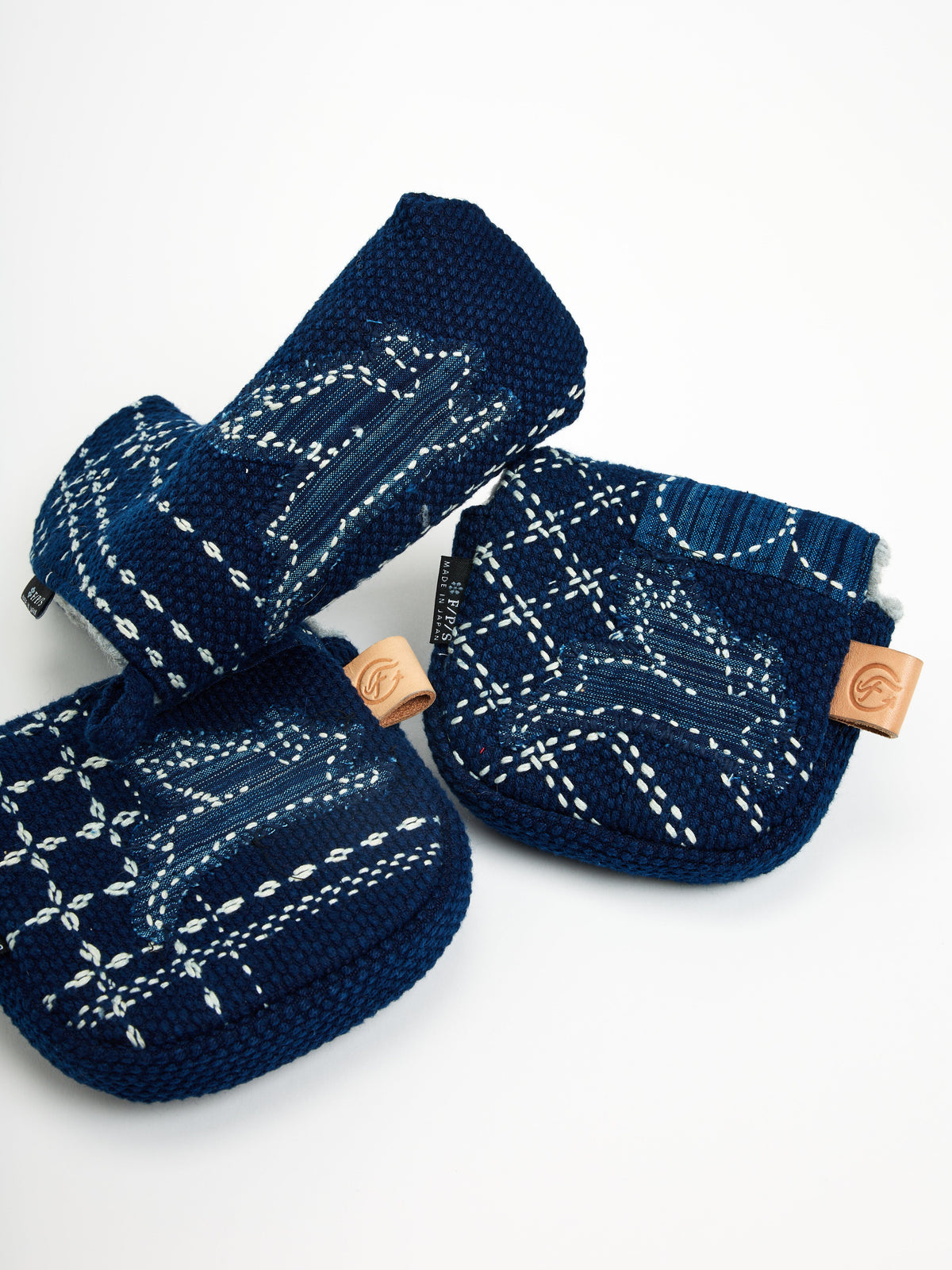 f/p/s Sashiko Clasp Purse — group